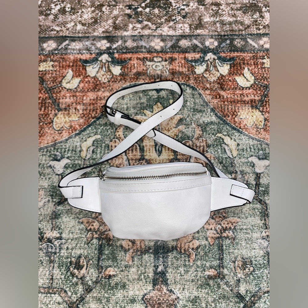 Claire's Elegant White Crossbody Bag